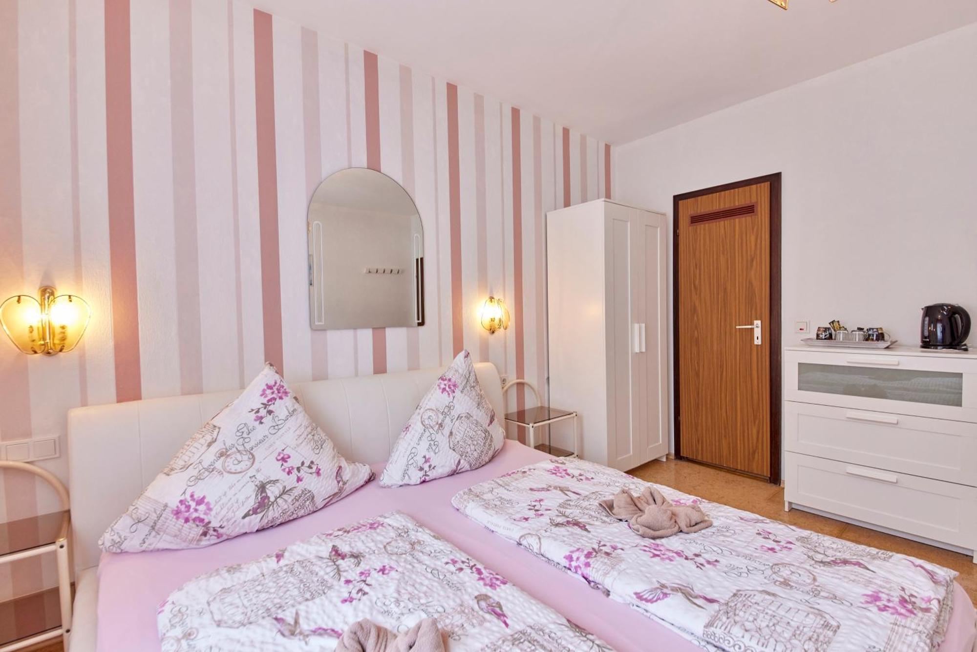 Cafe Rosi Hotel Bernkastel-Kues Kültér fotó
